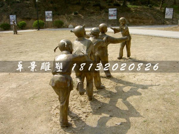 老鷹抓小雞雕塑，兒童游戲銅雕，廣場人物雕塑