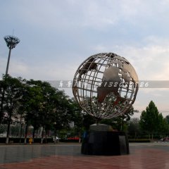 不銹鋼地球雕塑，旋轉(zhuǎn)地球儀雕塑