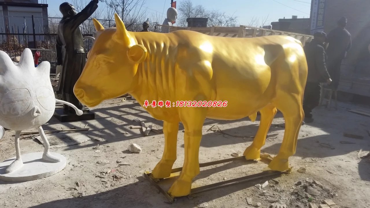 玻璃鋼仿銅牛，玻璃鋼金牛雕塑 