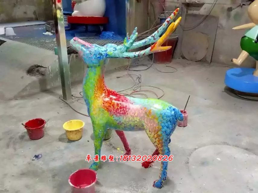 玻璃鋼彩色小鹿雕塑，卡通小鹿雕塑