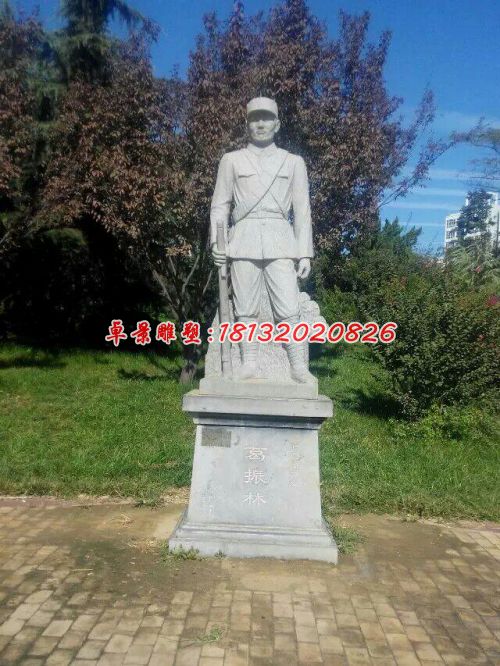 革命烈士雕塑，廣場英雄石雕