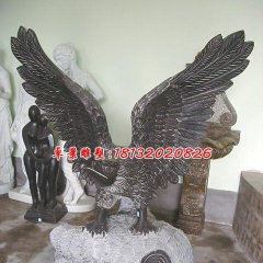 老鷹石雕，青石鷹雕塑