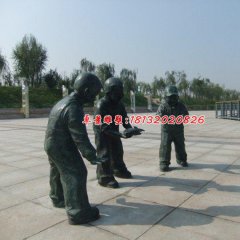 廣場人物雕塑，小孩玩耍銅雕