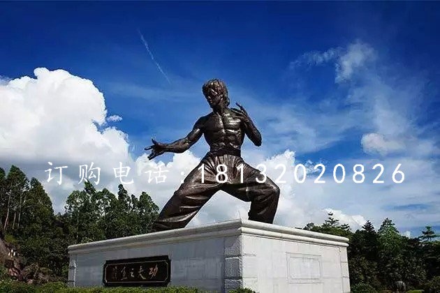 李小龍銅雕，廣場(chǎng)李小龍銅雕