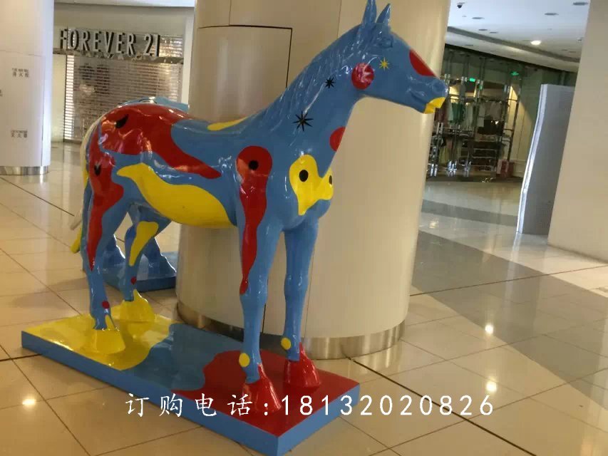 玻璃鋼馬，商場景觀雕塑 (1)