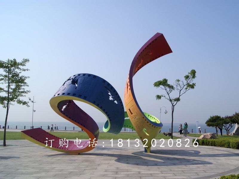 不銹鋼五彩膠卷雕塑，不銹鋼景觀雕塑