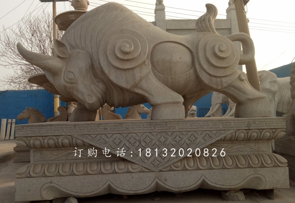 拓荒牛石雕，廣場石雕牛