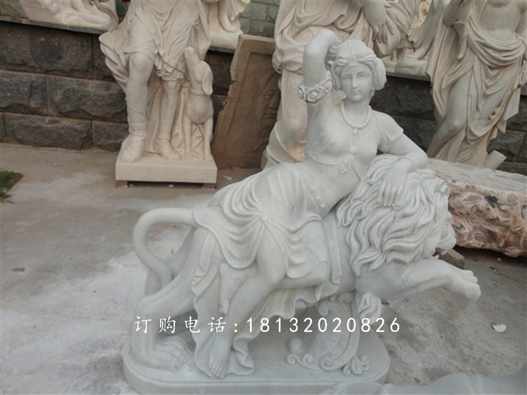 騎獅子的西方美女雕塑，廣場景觀雕塑