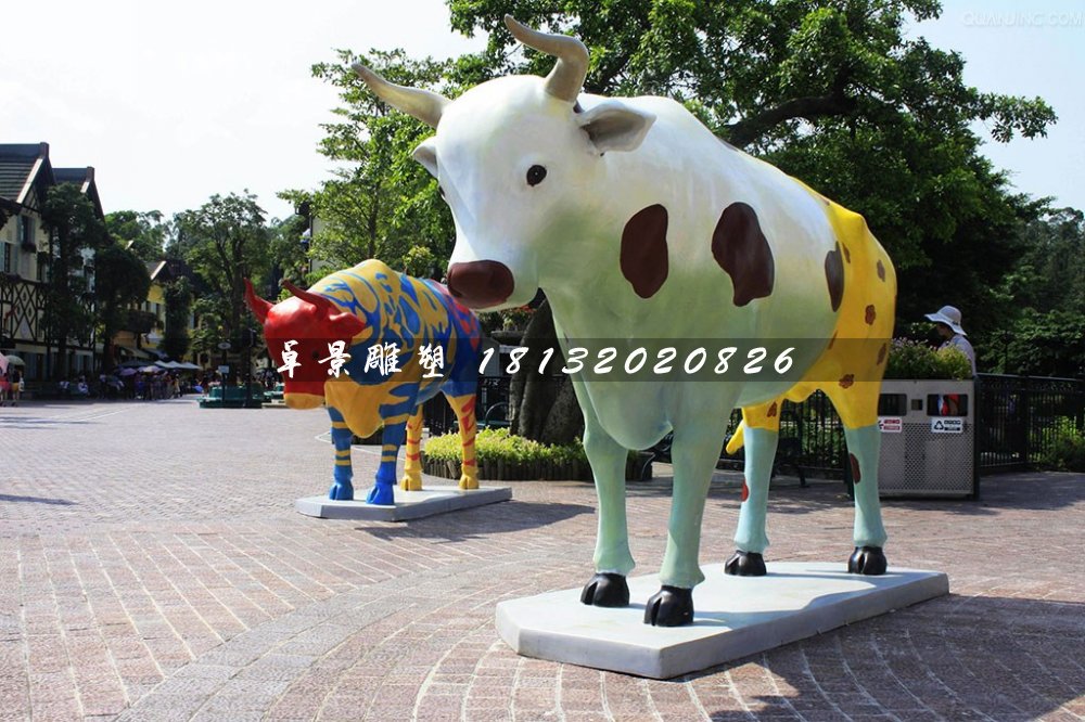 牛雕塑，玻璃鋼彩繪牛雕塑