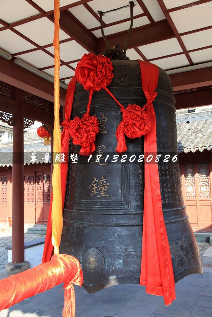鐘雕塑，廣場銅鐘雕塑