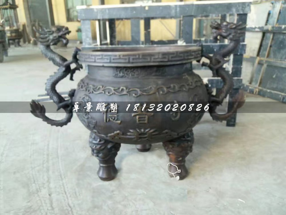 寺廟銅香爐，三足香爐雕塑
