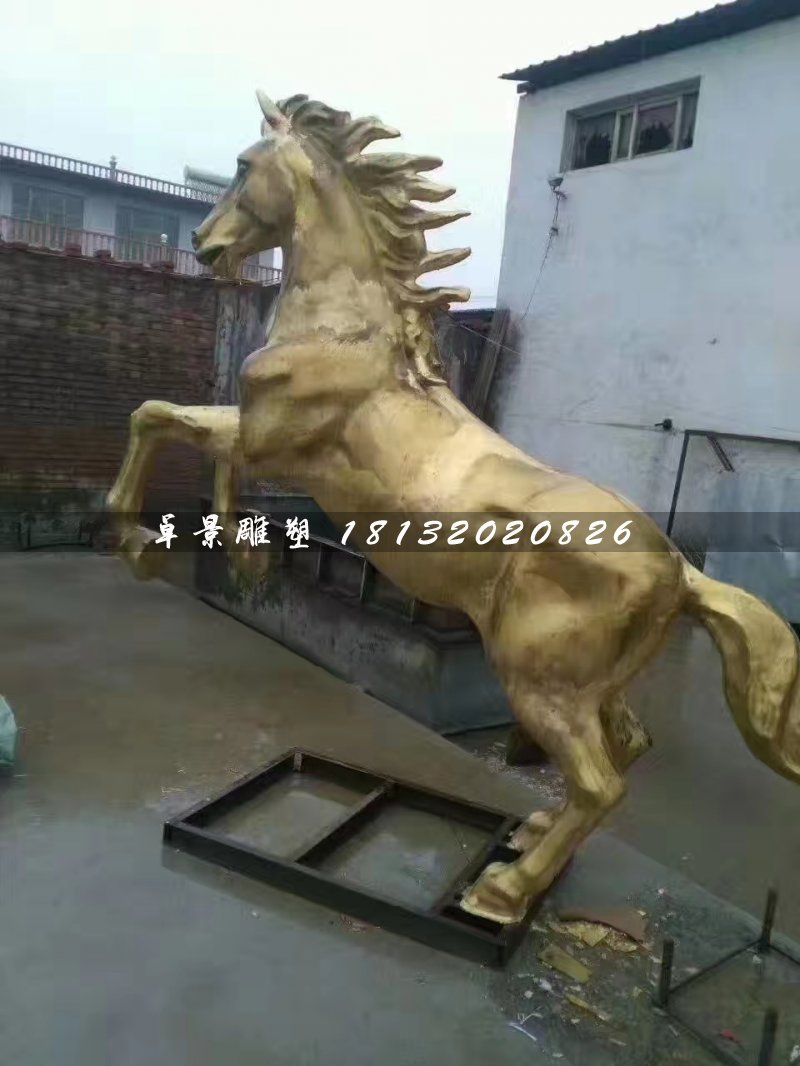 立馬銅雕，廣場銅馬雕塑