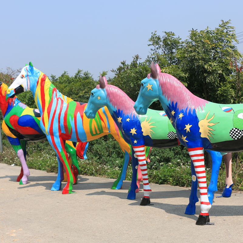 玻璃鋼彩繪馬雕塑，公園擺件 (2)