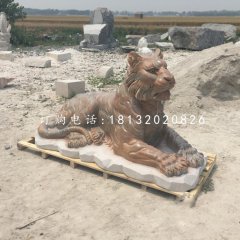 趴著的老虎石雕，晚霞紅動(dòng)物雕塑
