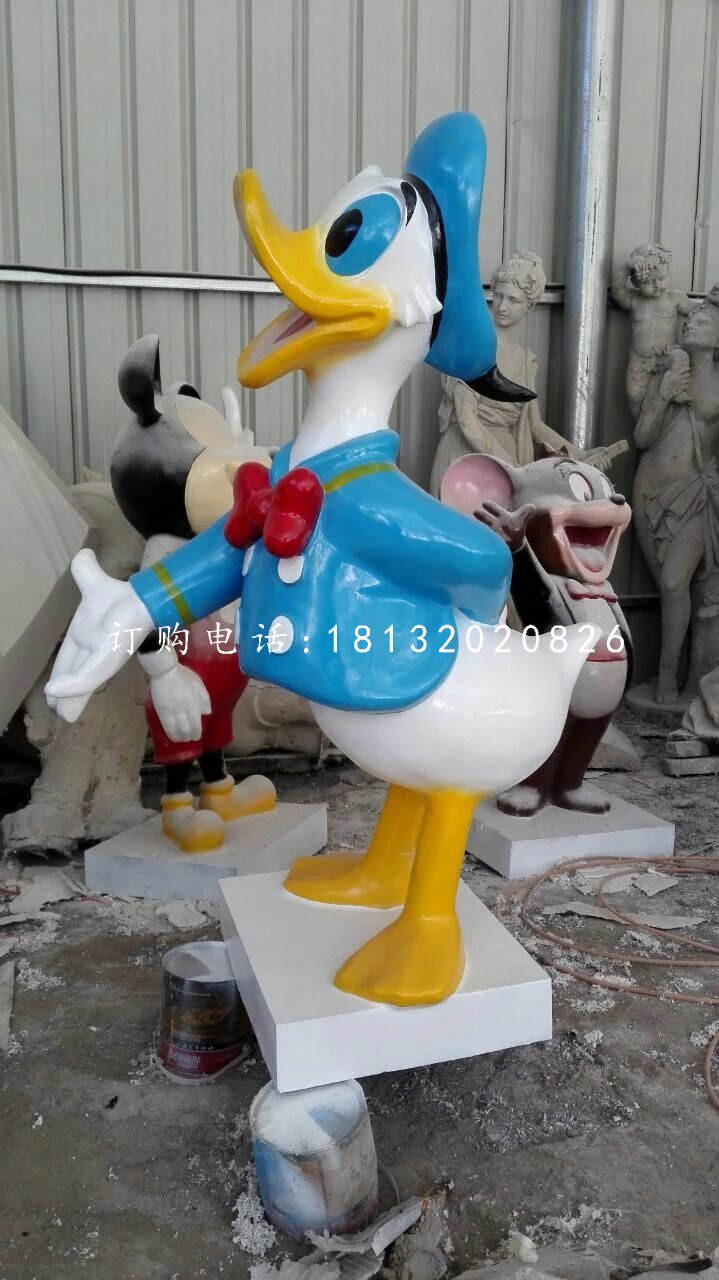 玻璃鋼唐老鴨雕塑，卡通迪士尼雕塑