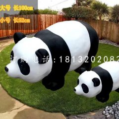 卡通大熊貓雕塑，玻璃鋼公園動物雕塑