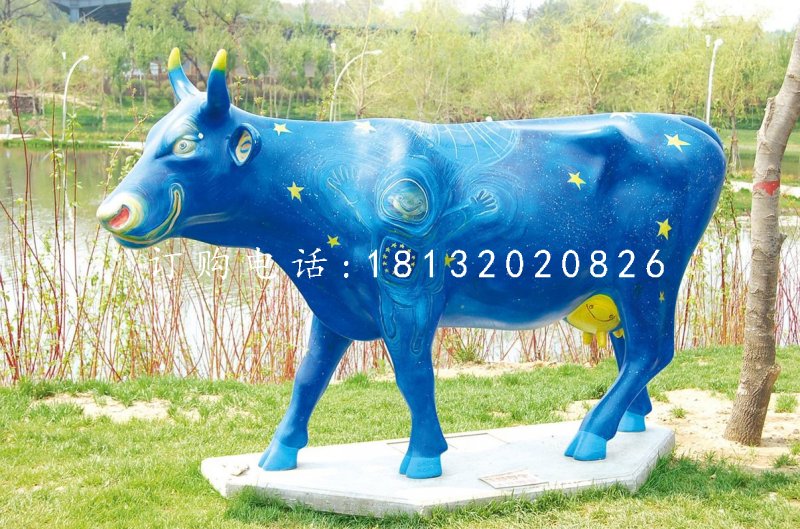 彩繪牛，玻璃鋼公園動(dòng)物雕塑