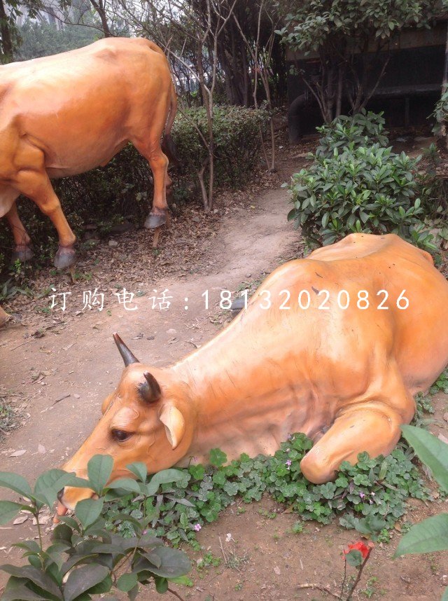 玻璃鋼黃牛，公園動(dòng)物雕塑