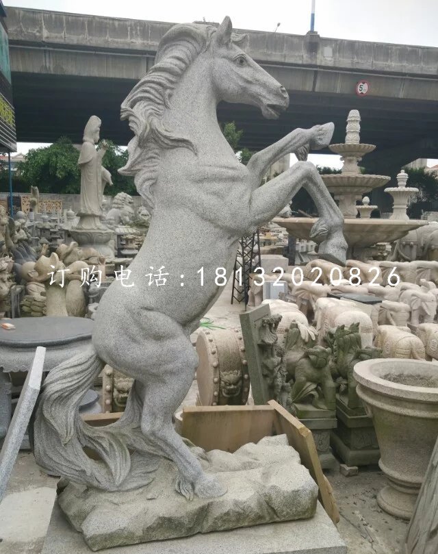 青石立馬雕塑，廣場石雕馬