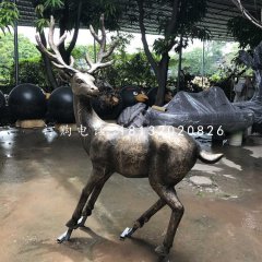 回頭鹿雕塑，玻璃鋼仿銅動(dòng)物雕塑