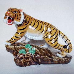 玻璃鋼老虎上山雕塑，動(dòng)物雕塑