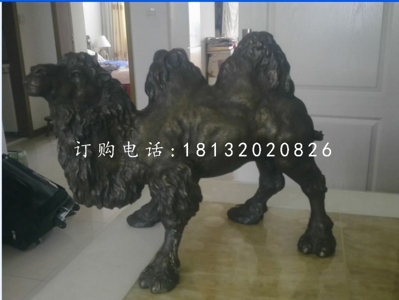 駱駝雕塑，玻璃鋼仿銅動(dòng)物