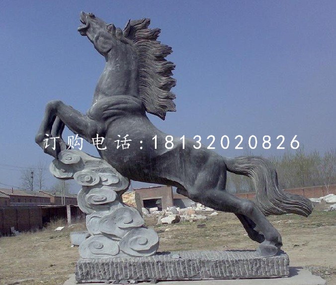 馬踏祥云石雕，青石馬雕塑