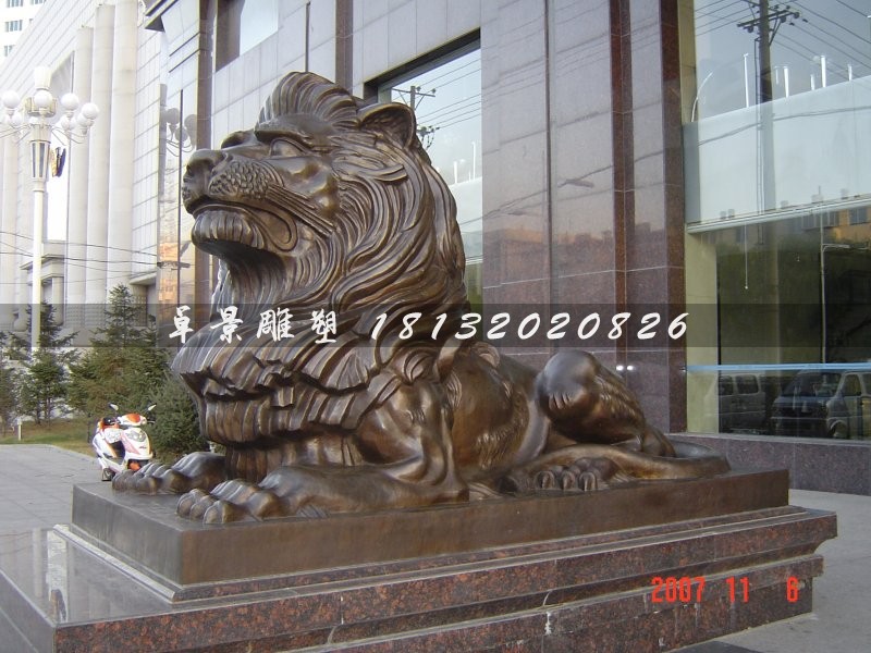 企業(yè)門口獅子雕塑，趴著的獅子銅雕