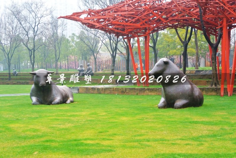 抽象牛銅雕，公園動物銅雕