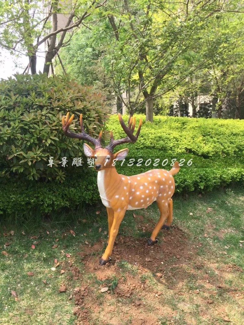 玻璃鋼梅花鹿雕塑，公園動(dòng)物雕塑