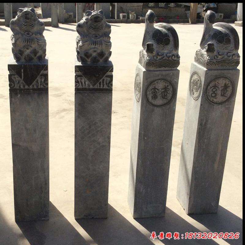 金蟾拴馬樁雕塑，招財(cái)景觀石雕